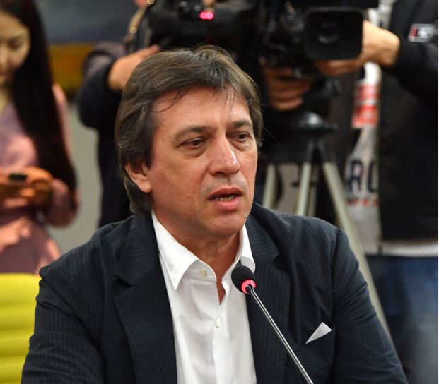 سەرگەي دۆورتسەۆوي: سامالدىڭ بويىندا قايسار مىنەز جاتىر