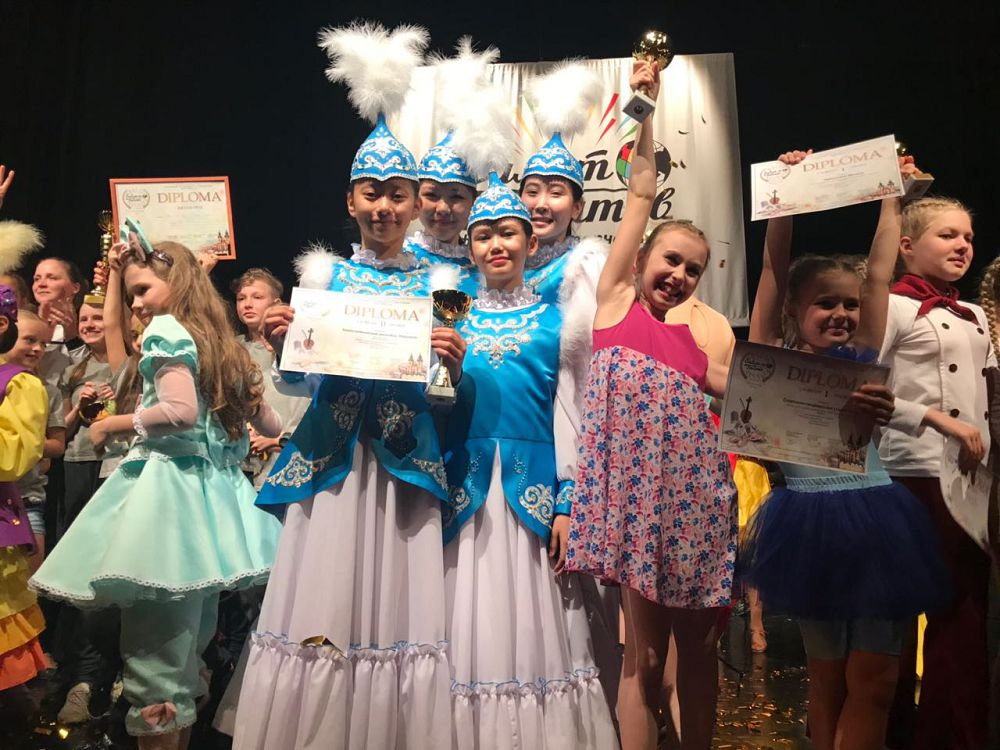 «نۇرشاشۋ» بي ءانسامبلى ەۋروپادان جۇلدەمەن ورالدى