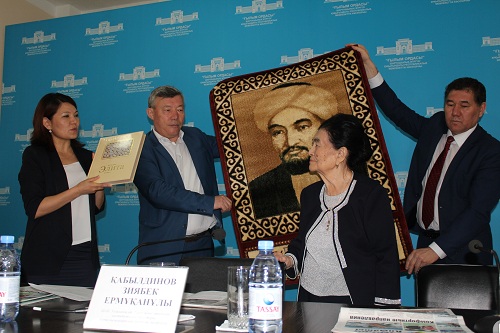 مەملەكەتتىك سىيلىقتىڭ يەگەرى ب.ن.ءابىشوۆانىڭ 90 جىلدىق مەرەيتويىنا وراي عىلىمي كەڭەس ءوتتى