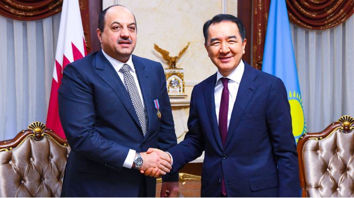 ب. ساعىنتاەۆ كاتار پرەمەر-ءمينيسترىنىڭ ورىنباسارى, قورعانىس ىستەرى ءمينيسترى ح. ءال-اتتىيامەن كەزدەسۋ وتكىزدى