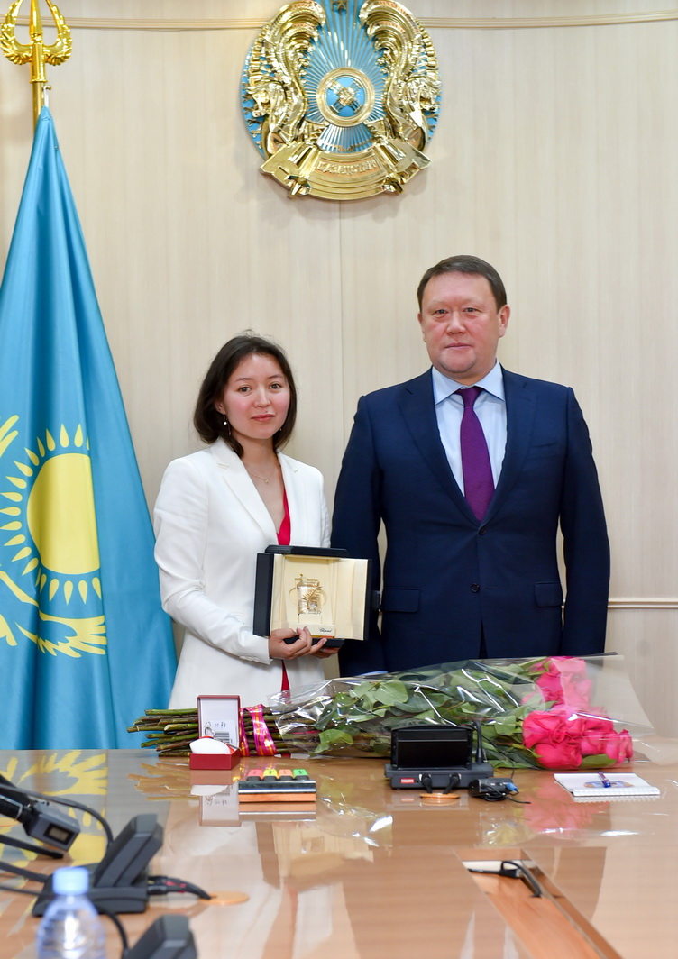 سقو اكىمى كانن كينوفەستيۆالىنىڭ جەڭىمپازىنا ءۇش بولمەلى پاتەر تارتۋ ەتتى