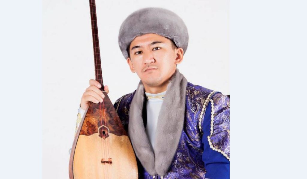 ەرلان رىسقالي: قازىرگى ءداستۇرلى انشىلەردىڭ دە «ات شابا الماس ءمىنى» بار