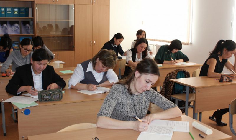 ەرتەڭ مۇعالىمدەردى بىلىكتىلىك تەستىلەۋ باستالادى
