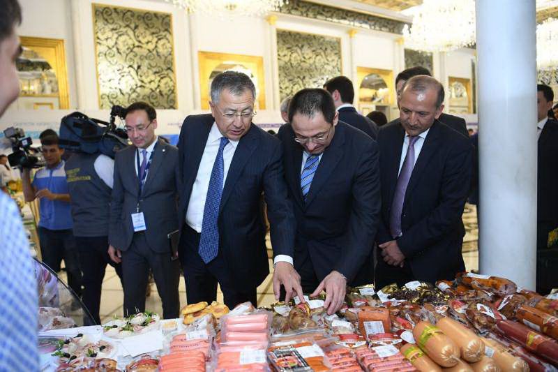 قازاقستان-وزبەكستان بيزنەس-فورۋمىندا بىرنەشە ماڭىزدى قۇجاتقا قول قويىلدى