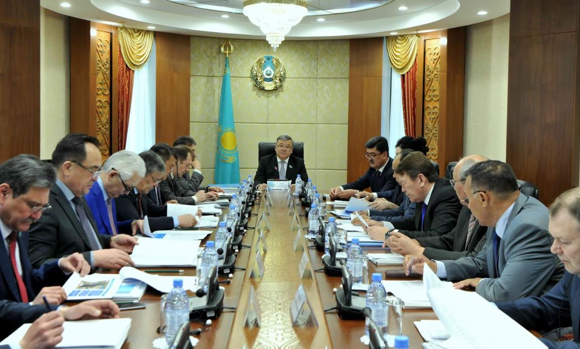 سەناتتا بالىق شارۋاشىلىعىن قولداۋ شارالارىن ناقتىلاۋ ۇسىنىلدى