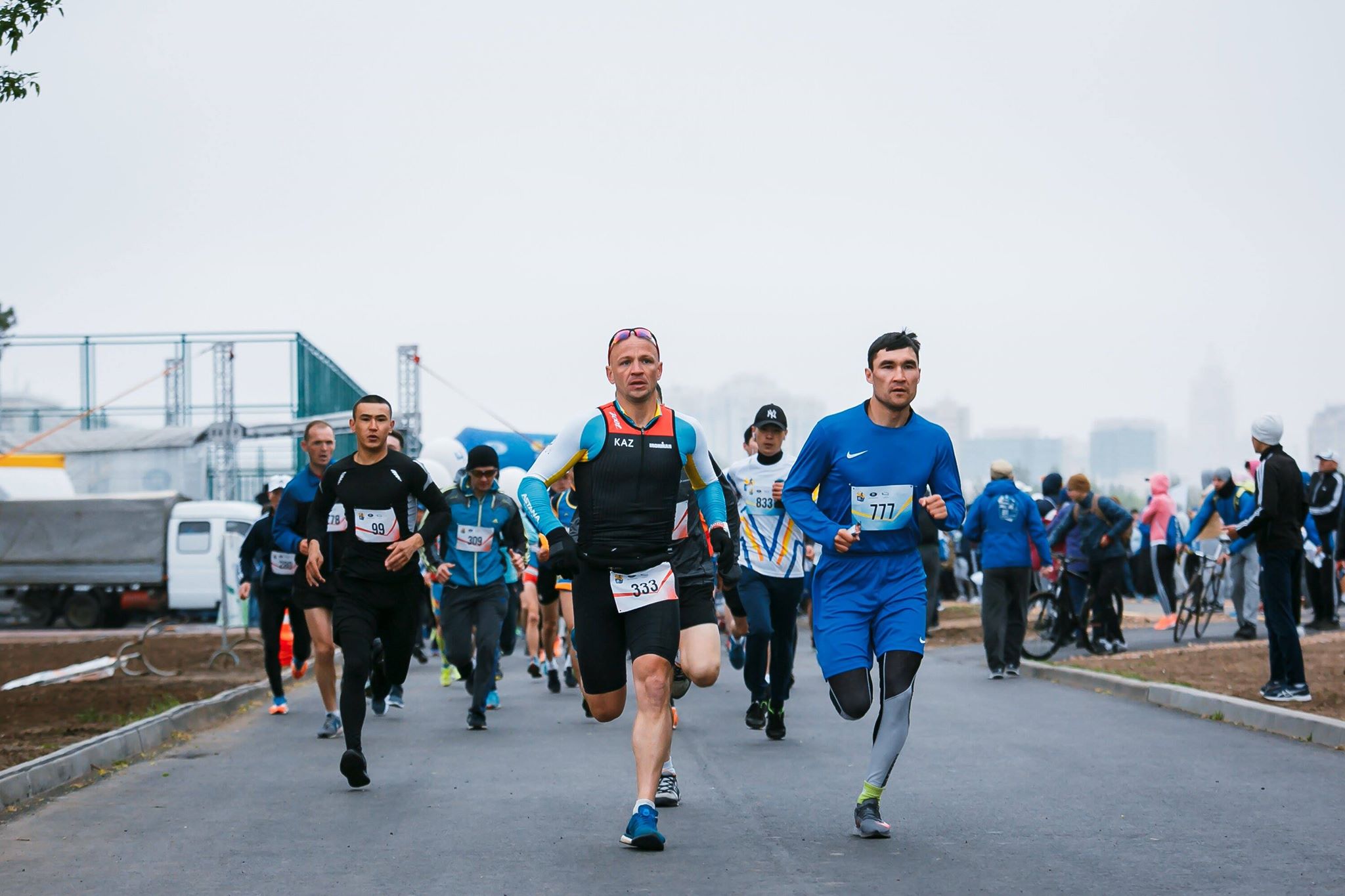 BI Marathon-عا الەمنىڭ 20 ەلىنەن 7200 ادام قاتىستى