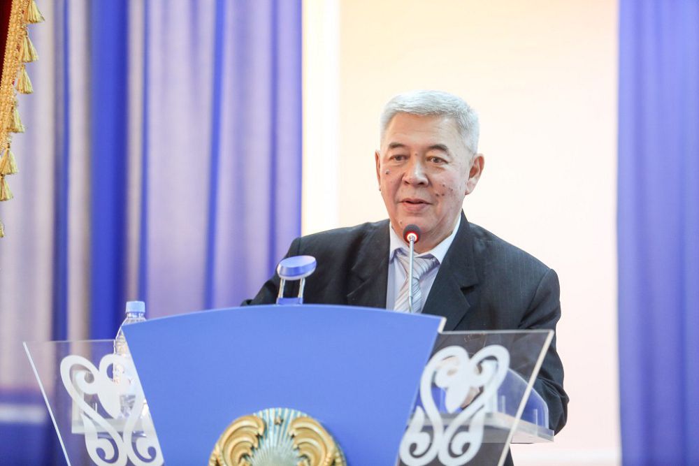 سەرىك نەگيموۆ. ادەبيەتتانۋ عىلىمىنىڭ بىلگىرى 