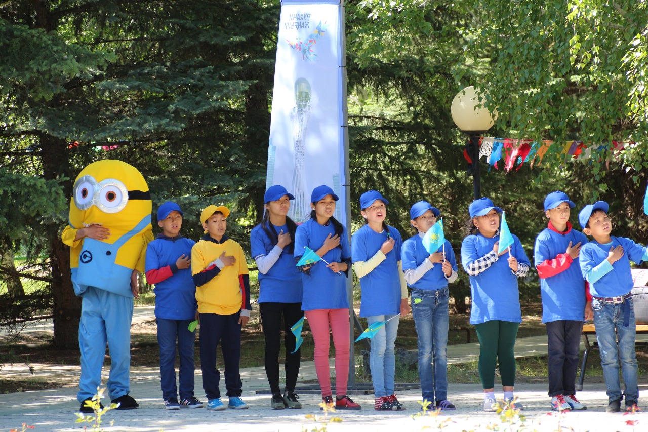 ورالدا بالالاردى اعىلشىن تىلىنە ۇيرەتەتىن جازعى لاگەر اشىلدى