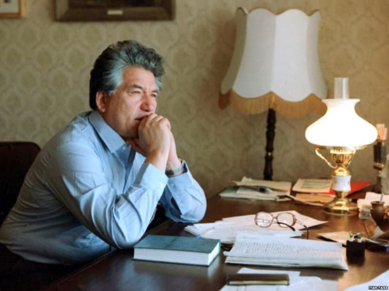 الەم ادەبيەتى. ستۋدەنت جانە ەسەك