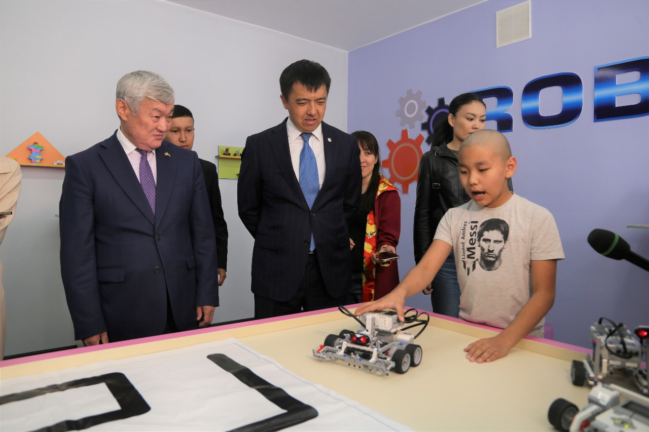 اقتوبە وبلىسىنىڭ مەكتەپتەرىندە 20 IT-كلاسس اشىلادى