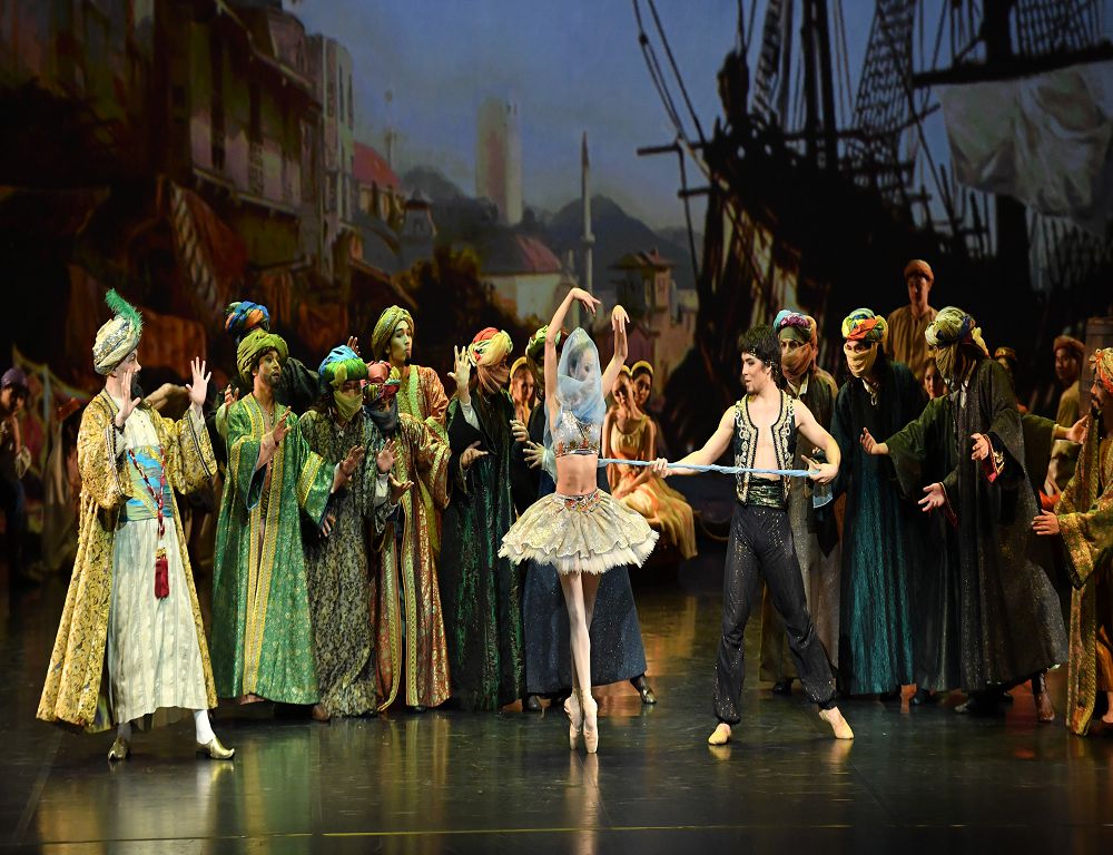 استانادا «كورسار» بالەتىنىڭ پرەمەراسى ءوتتى
