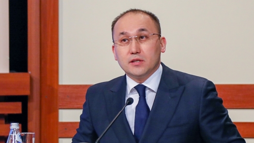 داۋرەن اباەۆ اۋىل مەن قالا اراسىنداعى «تسيفرلىق الشاقتىقتى» جويۋ جولىن اتادى