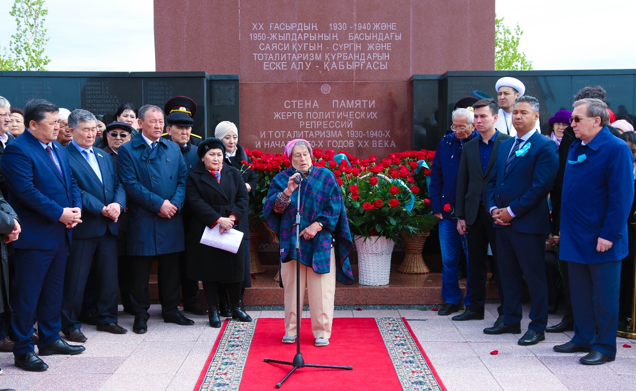 الجير-دە ساياسي قۋعىن-سۇرگىن قۇرباندارىن ەسكە الۋ جيىنى ءوتتى
