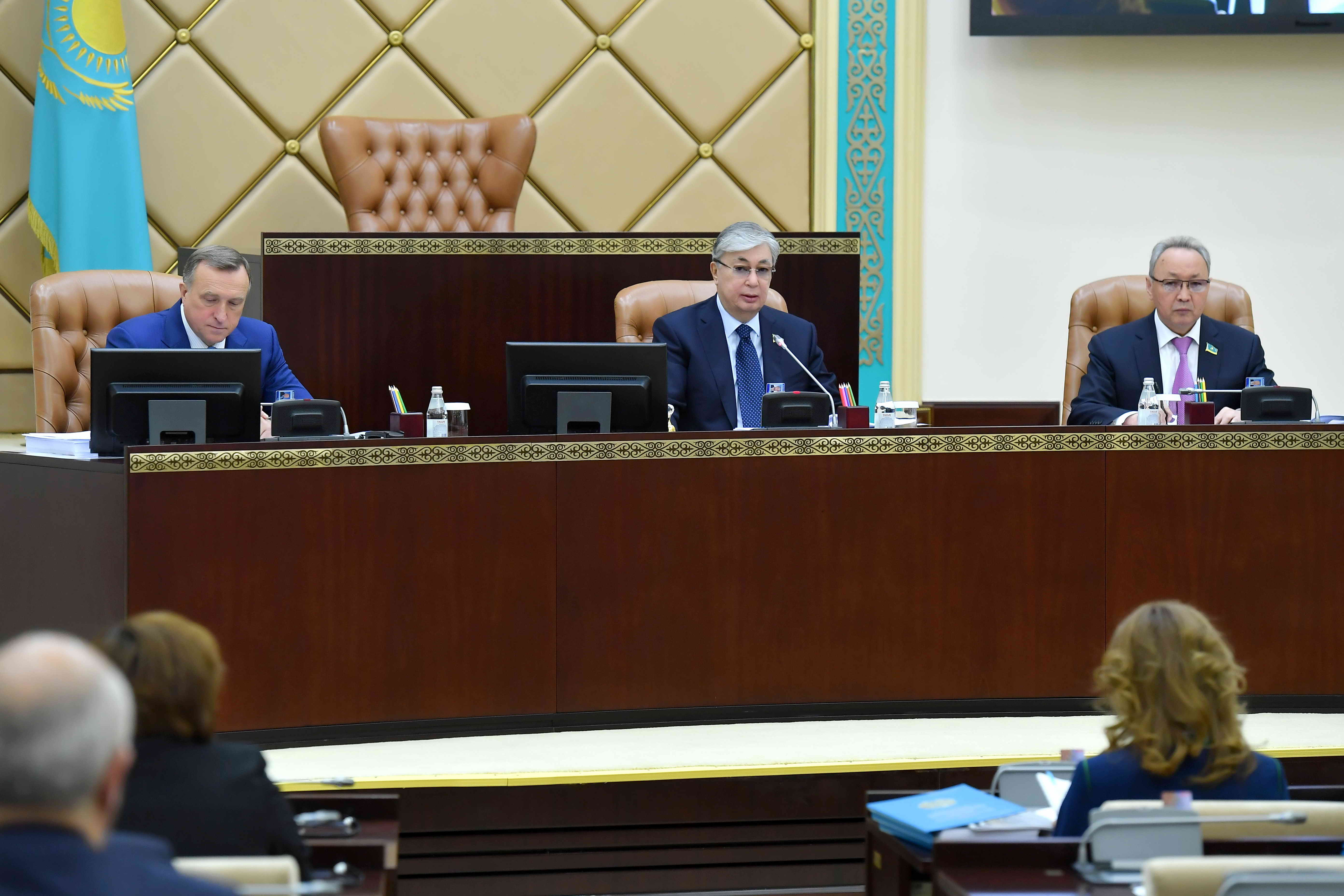 پارلامەنت قاۋىپسىزدىك كەڭەسى تۋرالى زاڭدى قابىلدادى
