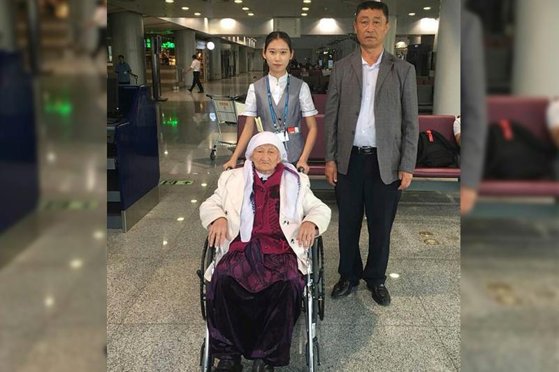 قىتايدا ۇستالعان رايحان اجە ەلگە ورالۋعا كومەك كورسەتكەندەرگە العىسىن ءبىلدىردى