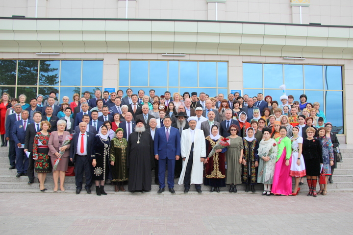 پاۆلوداردا جەرگىلىكتى اسسامبلەيانىڭ ءححىV سەسسياسى ءوتتى