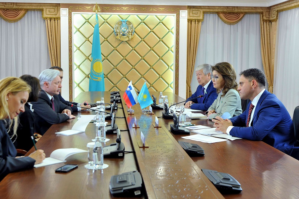 داريعا نازارباەۆا سلوۆەنيا سىرتقى ىستەر مينيسترلىگىنىڭ وكىلىمەن كەزدەستى