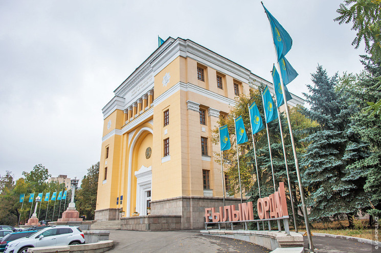 الماتىدا «الەۋمەتتانۋ: جاڭا ۇرپاققا جاڭا وقۋلىقتار» اتتى دوڭگەلەك ۇستەل ءوتتى