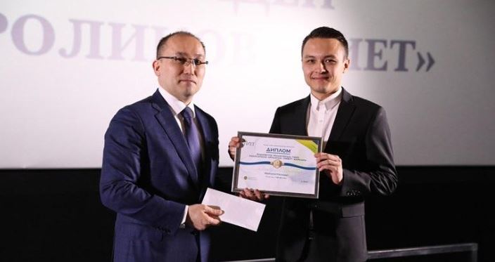 داۋرەن اباەۆ ۇزدىك الەۋمەتتىك روليكتى جاريالادى