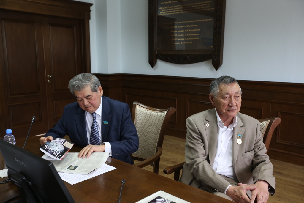 جۋرناليستيكا ساردارى عادىلبەك شالاحمەتوۆكە قۇرمەت كورسەتىلدى