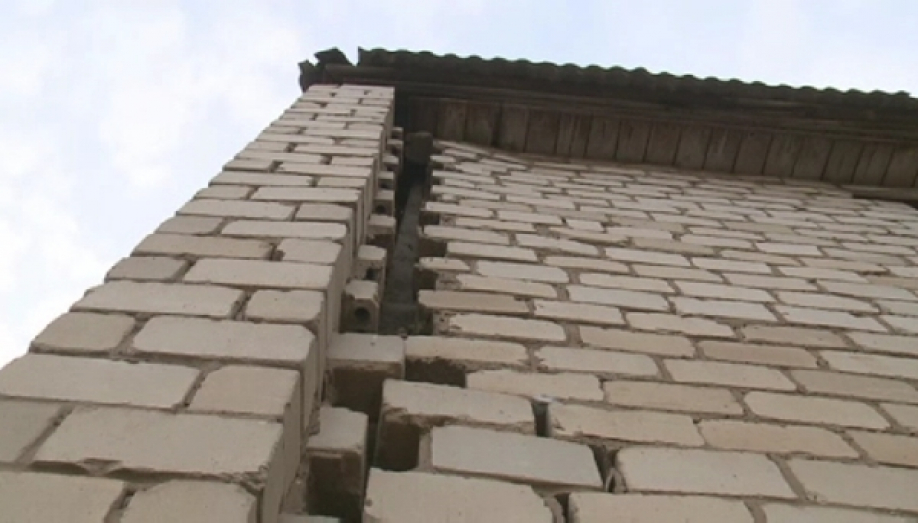 پەتروپاۆلدا ەكى قاباتتى ءۇيدىڭ قابىرعاسى وپىرىلىپ ءتۇستى