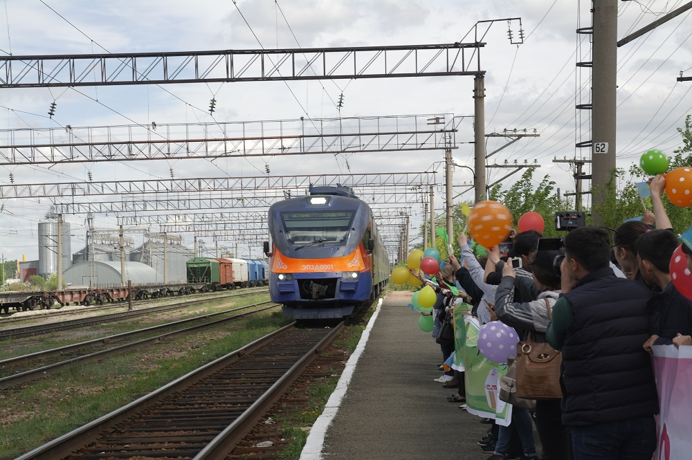 سقو-نىڭ ايىرتاۋ اۋدانىنا ەلەكتر پويىز قاتىنايدى