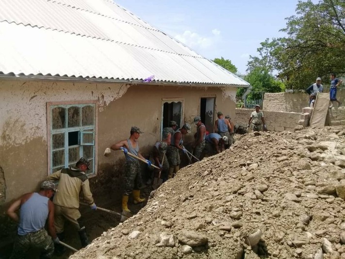 قىرعىزستاننىڭ بەس اۋىلى تاسقىن استىندا قالدى