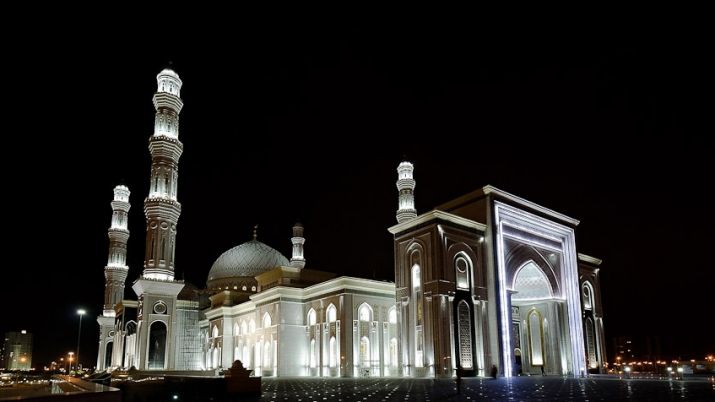 بۇگىن مۇسىلماندار قاسيەتتى قادىر ءتۇنىن كۇتەدى