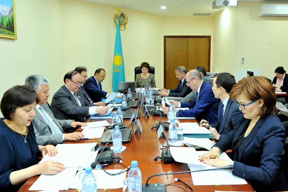 سەناتتا ساقتاندىرۋ ماسەلەلەرى تۋرالى زاڭناماعا ەنگىزىلەتىن تۇزەتۋلەر قارالدى