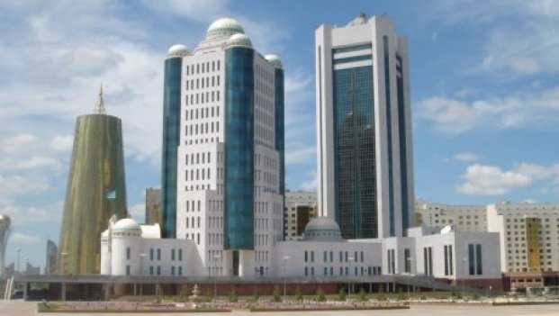 سەناتورلار تەمىرجولداعى ماشينا جاساۋ سالاسىن دامىتۋ ماسەلەلەرىن تالقىلادى