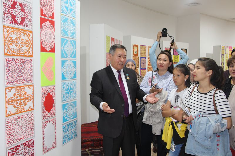 استانادا «ويۋمەن وي ايتقان ەلمىز» اتتى كورمە اشىلدى