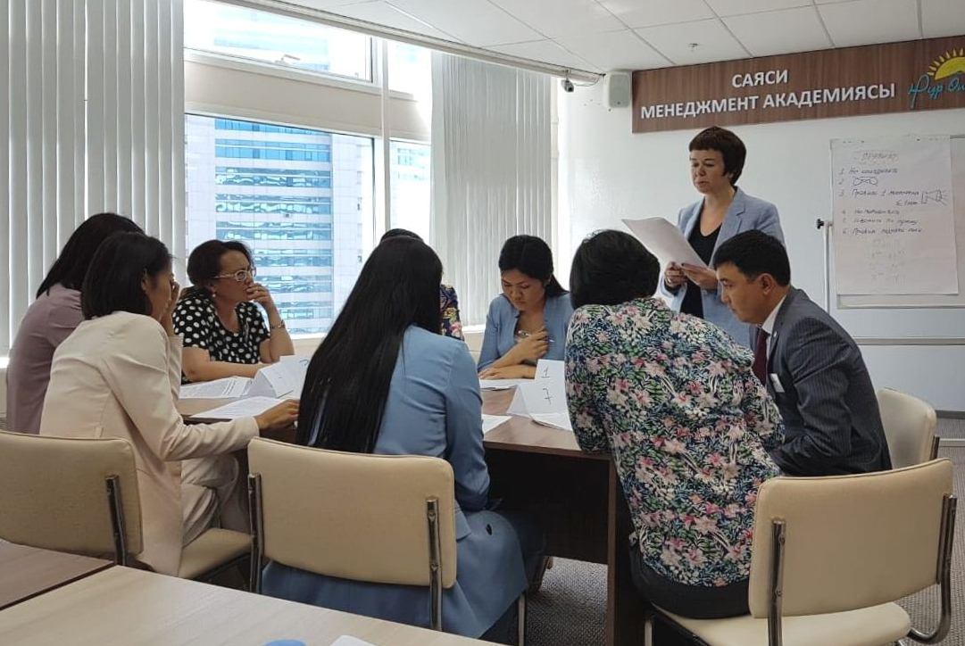 «نۇر وتان» پارتياسىنىڭ نR-قىزمەتكەرلەرى جاڭا جۇيەنى يگەرۋدە 
