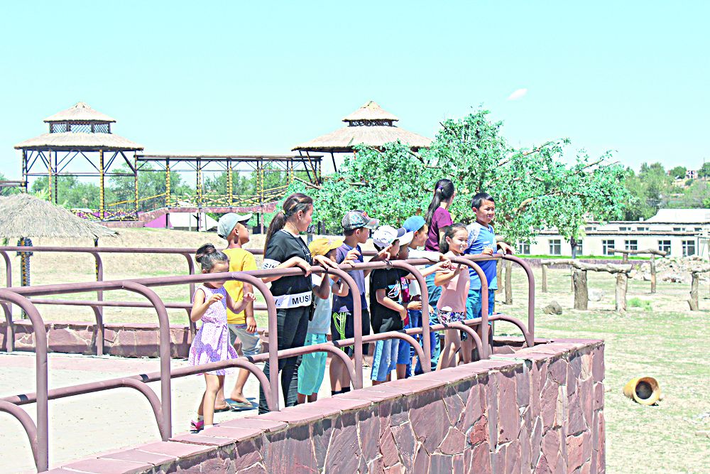 شىمكەنت زوو­لو­گيالىق ساياباعىندا «اف­ريكا» ايماعى اشىلدى