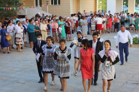 قارماقشىلىق مەكتەپ ءبىتىرۋشى تۇلەكتەر ۇبت تاپسىرۋدى باستادى