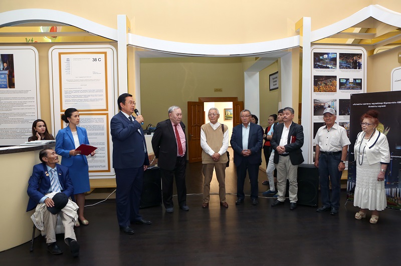 جۇمات انەس ۇلىنىڭ شىعارماشىلىعى