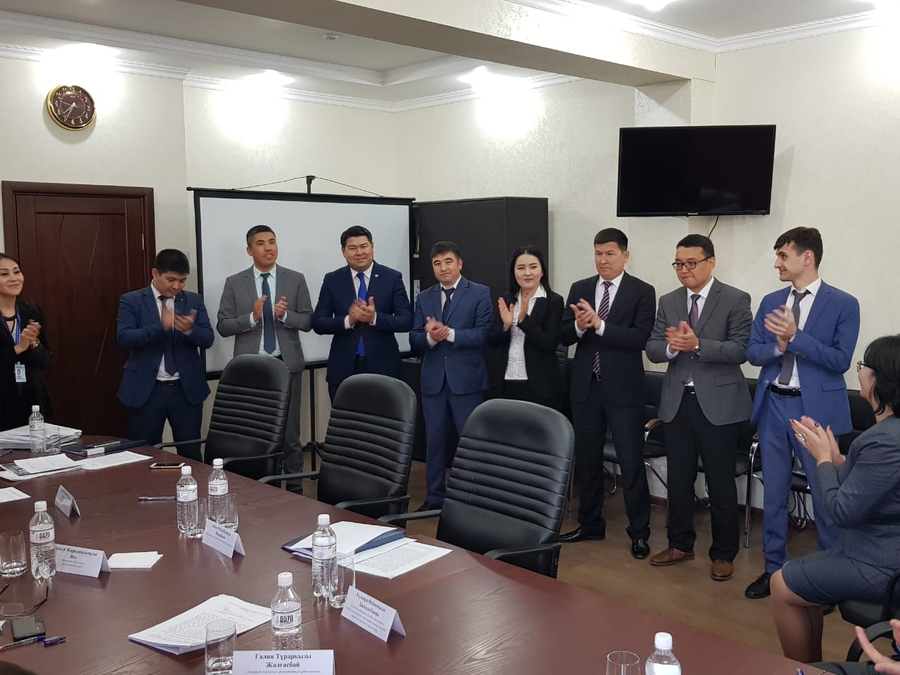 ماڭعىستاۋلىق ەكى مەملەكەتتىك قىزمەتشى رەسپۋبليكالىق بايقاۋدا توپ جاردى