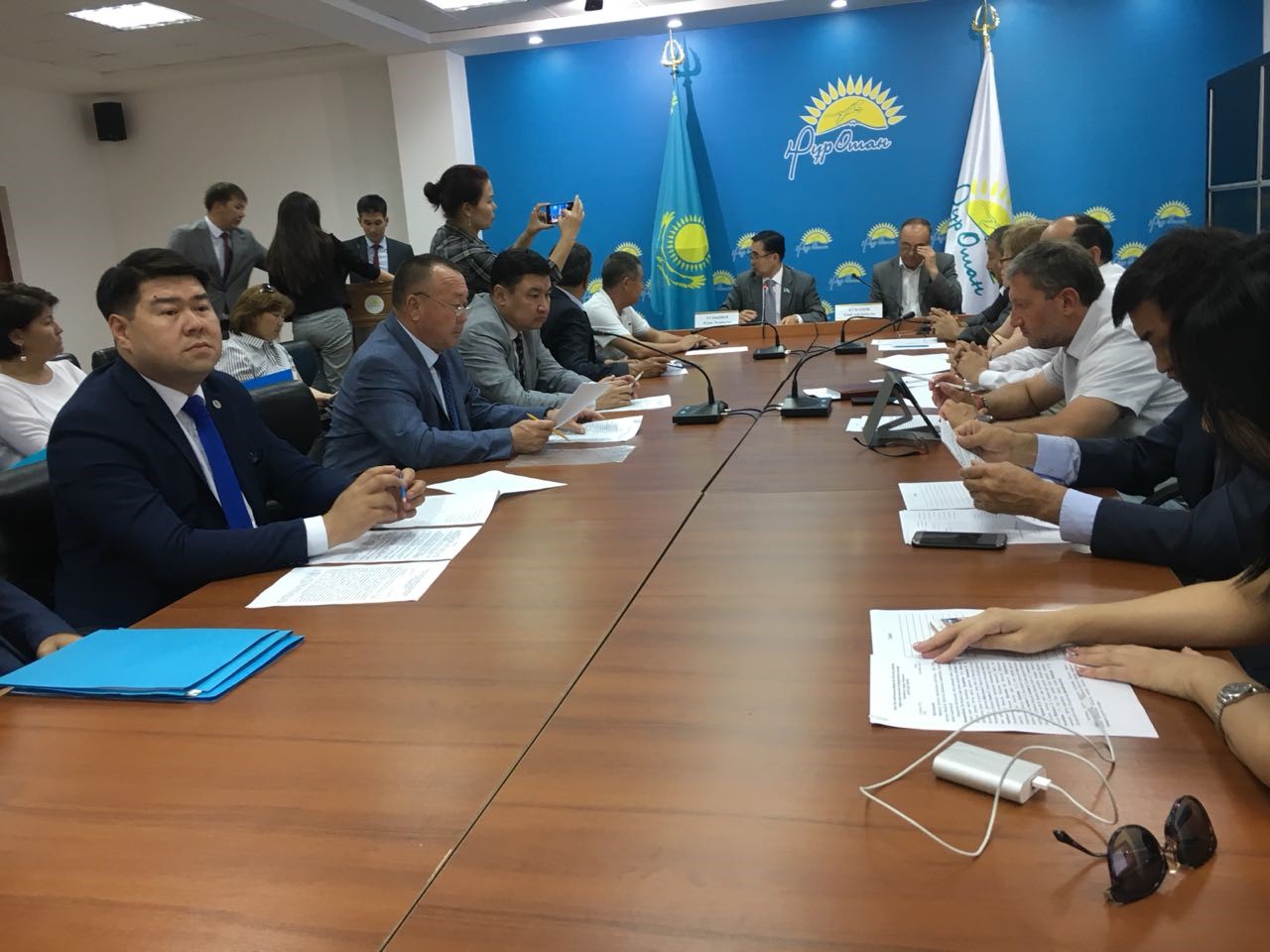 ماڭعىستاۋ وبلىسىندا «نۇرلى جەر» جانە «قولجەتىمدى باسپانا» بويىنشا وتىرىس ءوتتى