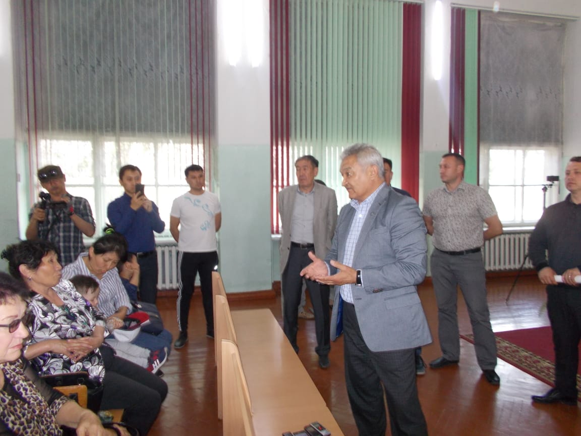 سەمەيدە سۋعا كەتكەن بوبروۆكا تۇرعىندارىنىڭ  ۇيلەرى جوندەلىپ جاتىر