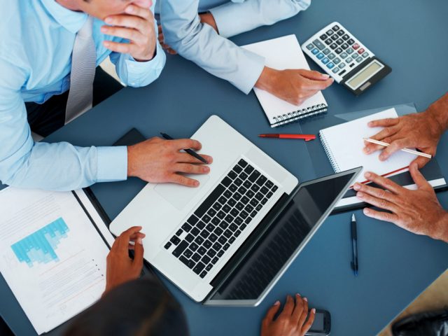 شاعىن بيزنەستى جارنادان بوساتتى