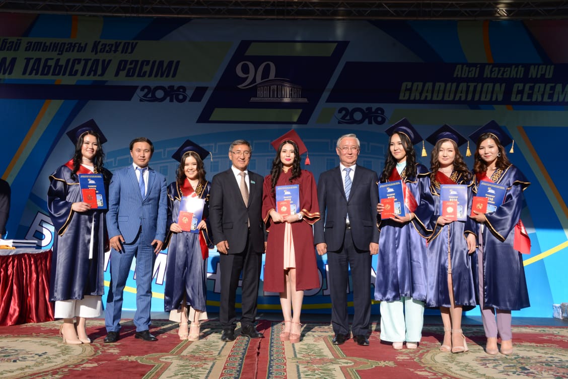 «بىلىممەن – بولاشاققا» تۇلەكتەر كەزدەسۋى ءوتتى