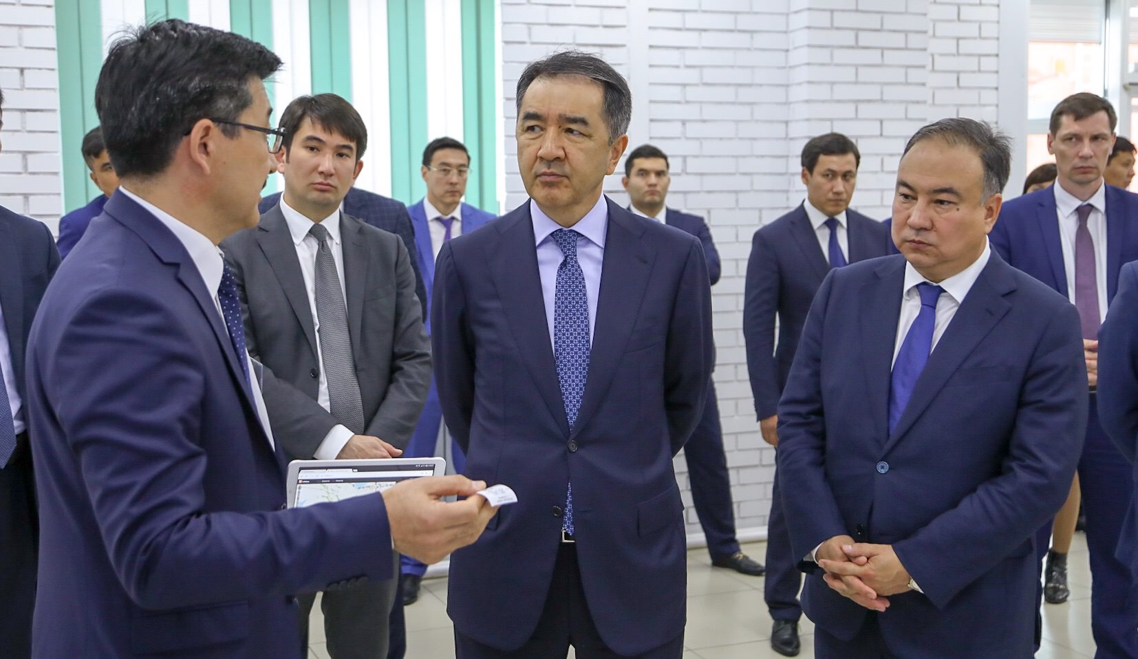 باقىتجان ساعىنتاەۆ اقمولا وبلىسىنىڭ مامانداندىرىلعان حالىققا قىزمەت كورسەتۋ ورتالىعىندا بولدى