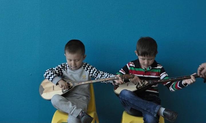 اقتوبەدە مۇمكىندىگى شەكتەۋلى بالالارعا ارنالعان ونەر مەكتەبى  اشىلدى