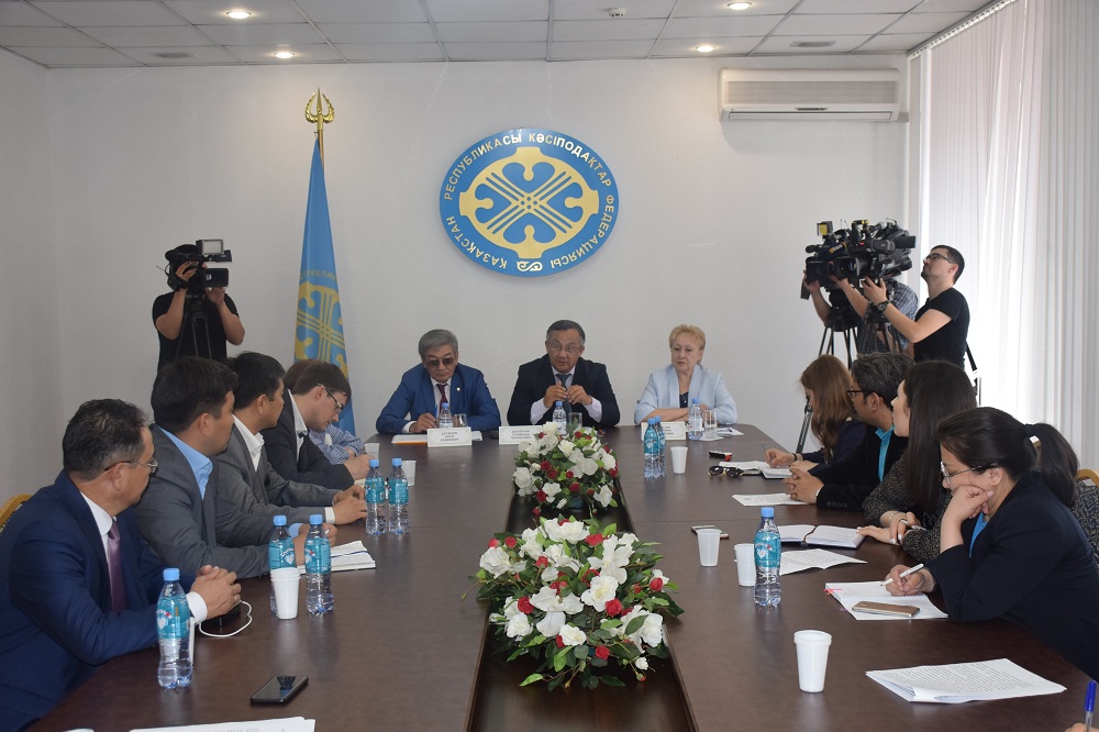 قركف الەۋمەتتىك سەرىكتەستەرىمەن بىرگە رەسپۋبليكالىق اكتسيانى باستادى