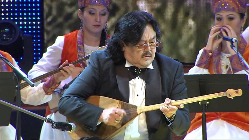 سەكەن تۇرىسبەك: كۇيدى مىڭ ادام تىڭدايدى, ءبىر-اق ادام ۇعادى