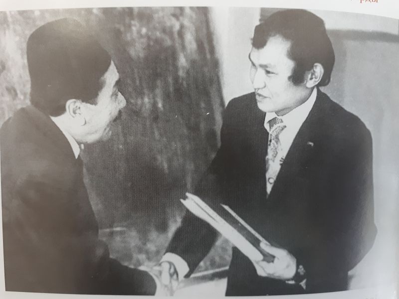 اسقار توقپانوۆتىڭ كەزدەسۋدەگى ءبىر ءساتى