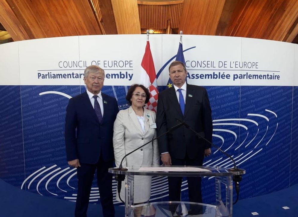 سەناتورلار ەكپا سەسسياسىنا قاتىستى