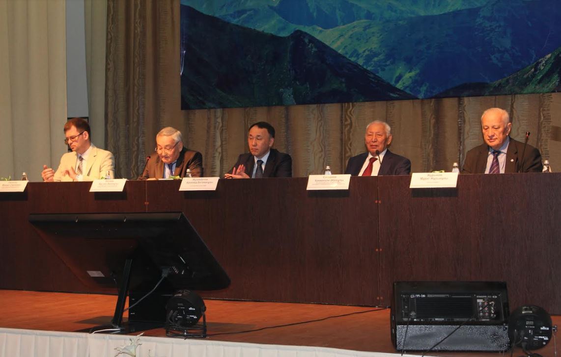 قوستانايدا كەنجەعالي ساعاديەۆتىڭ قۇرمەتىنە حالىقارالىق كونفەرەنتسيا وتتى