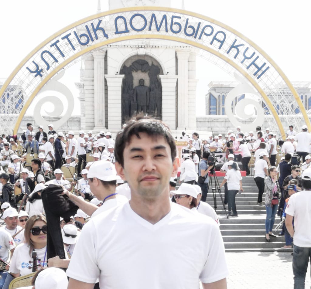 ميراس اسان. دومبىرا (پوەما-پانوراما)