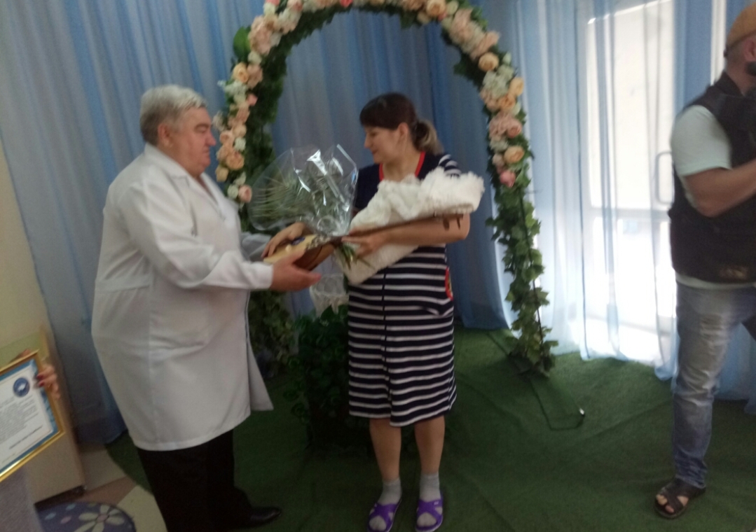 قوستانايدا 1 شىلدەدە تۋعان نارەستەلەرگە دومبىرا سىيلاندى