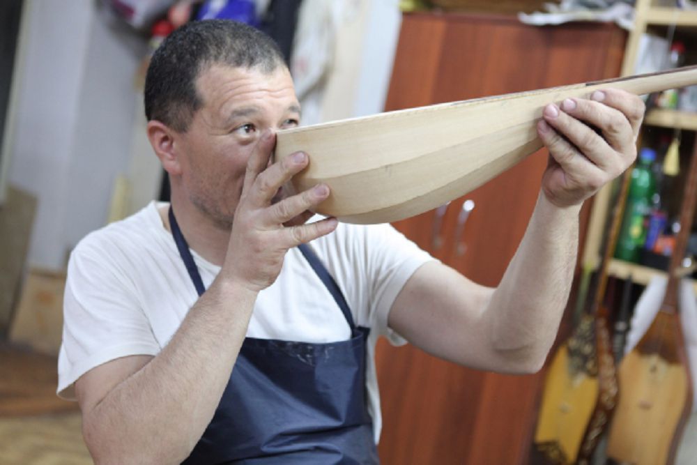 دالانىڭ رۋحى مەن بابانىڭ عۇرپىن بەدەرلەگەن شەبەر